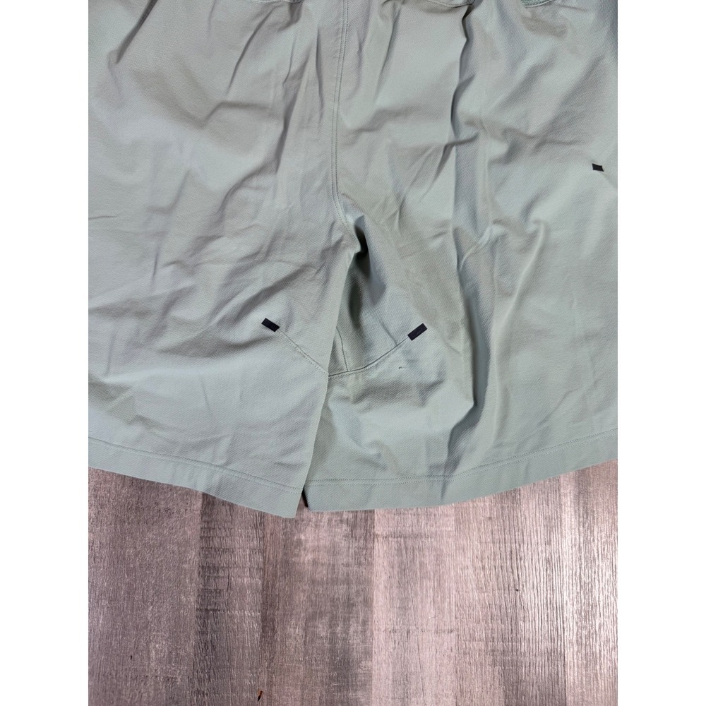 Lululemon LTT License to Train Shorts Mint Green Mens Large 7" Inseam Liner - Picture 12 of 13
